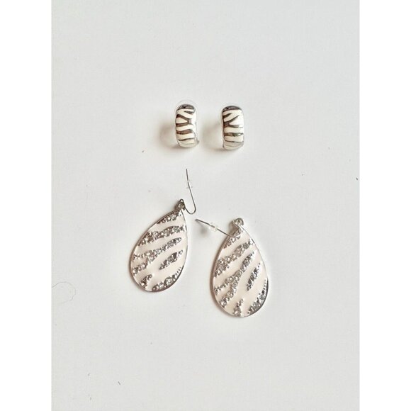 Vintage Set of 2 Silver Tone White Enamel Tiger Striped Rhinestone Drop Earrings - Picture 1 of 6